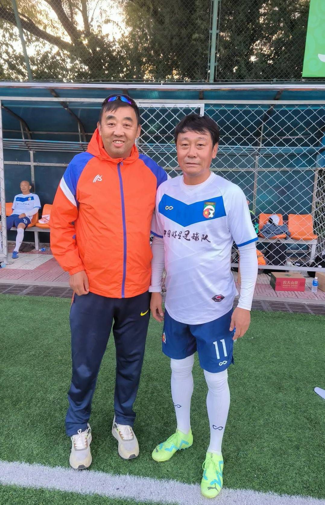 “同时，小因扎吉也在尝试让奥古斯托出现在右路。